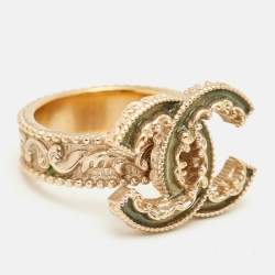 Pre Owned خاتم كوكتيل شانيل CC مينا أخض ر ذهبي اللون مقاس ٥١