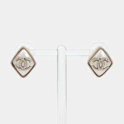 مملوكة مسبقًا أقراط شانيل لون ذهبي