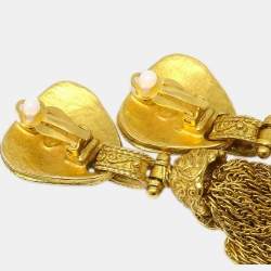 Pre Owned أقراط شانيل شرابات متدلية كليب-أون لون ذهبي