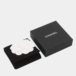 مملوكة مسبقًا Chanel Cc Logo Rhinestone Brooch Silver/Transparent Metal Rhinestone