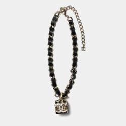 Pre Owned قلادة شانيل بشعار الماركة سي سي ومكعب بندانت