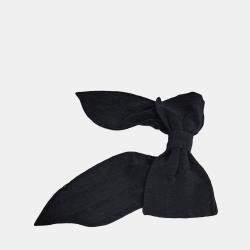 Pre Owned مشبك شعر شانيل فيونكة سوداء