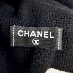 مملوكة مسبقًا قبعة شانييل كشمير أسود/أبيض