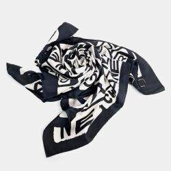 Pre Owned Chanel Black/White Silk Scarf