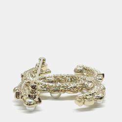 Pre Owned Chanel Metal pearl logo brooch
