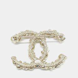 Pre Owned Chanel Metal pearl logo brooch