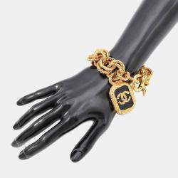 Pre Owned CHANEL CC Logo Lava Motif Bracelet Gold Metal