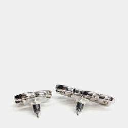 مملوكة مسبقًا Chanel CC Silver Embellished Earrings