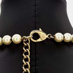 مملوكة مسبقًا Chanel CC Gold Pearl Necklace