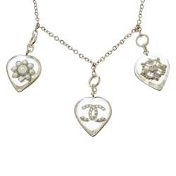Pre Owned Chanel CC Aged Gold Tone Metal Motif Embedded Resin Heart Pendants Necklace 
