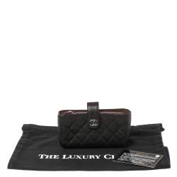 Pre Owned Chanel Black Quilted Caviar Leather CC Phone Holder Clutch