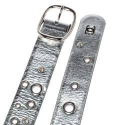 Pre Owned حزام شانيل مزخرف كريستال و غروميت جلد فضي ميتاليك 80 سم