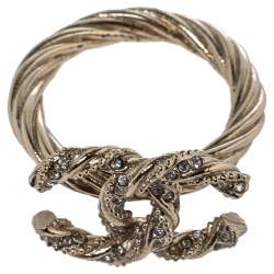 مملوكة مسبقًا خاتم شانيل CC تويست ذهبي فاتح مرصع بالكريستال مقاس أوروبي  54.5