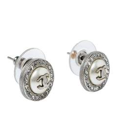 مملوكة مسبقًا Chanel CC Faux Pearl Crystal Round Stud Earrings