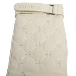 Pre Owned Chanel White Quilted Strap Gloves 