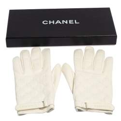 Pre Owned Chanel White Quilted Strap Gloves 