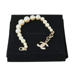 Pre Owned Chanel Cream Faux Pearl & Crystal CC Charm Gold Tone Bracelet