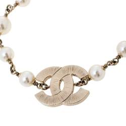 Pre Owned Chanel Gold Tone Quilt Patterned CC Pearl Bracelet