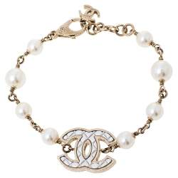 Pre Owned Chanel Gold Tone Quilt Patterned CC Pearl Bracelet
