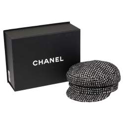 Pre Owned Chanel Monochrome Tweed Newsboy Cap L