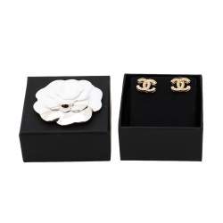 Pre Owned أقراط شانيل سي سي لؤلؤ صناعي ذهبي اللون مرصعة