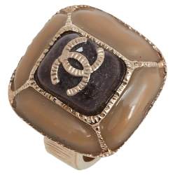 Pre Owned خاتم كوكتيل شانيل CC  إيناميل ومعدن ذهبي اللون مقاس أوروبي 53