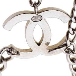 Pre Owned Chanel Silver Tone Enamel CC Charm Chain Belt