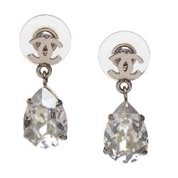 مملوكة مسبقًا أقراط شانيل فضي اللون CC كريستال