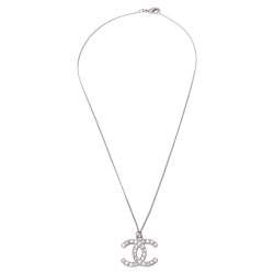 مملوكة مسبقًا Chanel Silver Tone Crystal CC Pendant Necklace