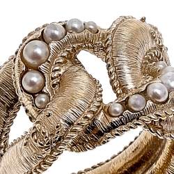 مملوكة مسبقًا Chanel Pale Gold Tone faux Pearl Cocktail Ring Size 53