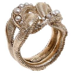 مملوكة مسبقًا Chanel Pale Gold Tone faux Pearl Cocktail Ring Size 53