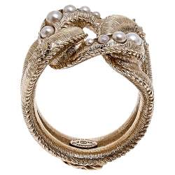 مملوكة مسبقًا Chanel Pale Gold Tone faux Pearl Cocktail Ring Size 53