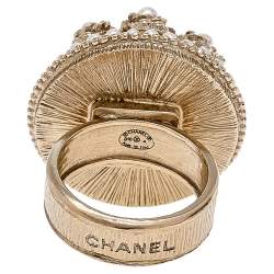 مملوكة مسبقًا Chanel  Pale Gold Tone Flower Faux Pearl Dome Cocktail Ring Size 52.5