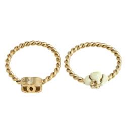 Pre Owned طقم 2 خاتم شانيل كاميليا و CC  معدن ذهبي اللون مقاس 52