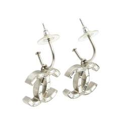 مملوكة مسبقًا Chanel Silver Tone Baguette Crystal CC Dangle Earrings
