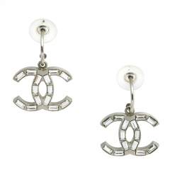  مملوكة مسبقًا Chanel Silver Tone Baguette Crystal CC Dangle Earrings