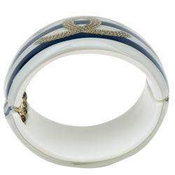 مملوكة مسبقًا Chanel CC Blue and White Stripe Resin Bangle Bracelet