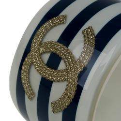 مملوكة مسبقًا Chanel CC Blue and White Stripe Resin Bangle Bracelet