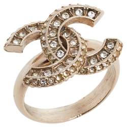 مملوكة مسبقًا خاتم شانيل CC كريستال ذهبي اللون مقاس أوروبي 54
