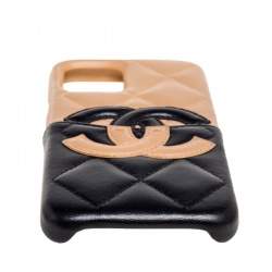 Pre Owned Chanel Beige/Black Quilted Leather CC iPhone 11 Pro Case