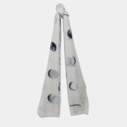Pre Owned Chanel Ivory Printed Cashmere Fringed Stole 