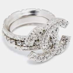 Pre Owned خاتم شانيل معدن فضي اللون مطروق شعار الماركة سي سي مزخرف كريستال مقاس أوروبي 53