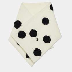 مملوكة مسبقًا Chanel Monochrome Camellia Applique Turnlock Tube Scarf