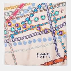 مملوكة مسبقًا Chanel Pale Pink Chain Print Silk Square Scarf