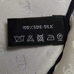 مملوكة مسبقًا Chanel White Bow Print CC Jacquard Silk Scarf