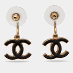مملوكة مسبقًا Chanel Gold Tone Black Enamel CC Drop Earrings