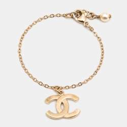 مملوكة مسبقًا Chanel CC Crystals Faux Pearl Gold Tone Bracelet