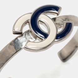 Pre Owned Chanel Hammered Silver Tone Enamel CC Cuff Bracelet 