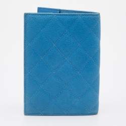 Pre Owned Chanel Blue Quilted Caviar Leather CC Passport Holder