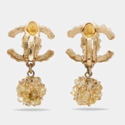 مملوكة مسبقًا Chanel Pale Gold Tone Crystal CC Drop Earrings
